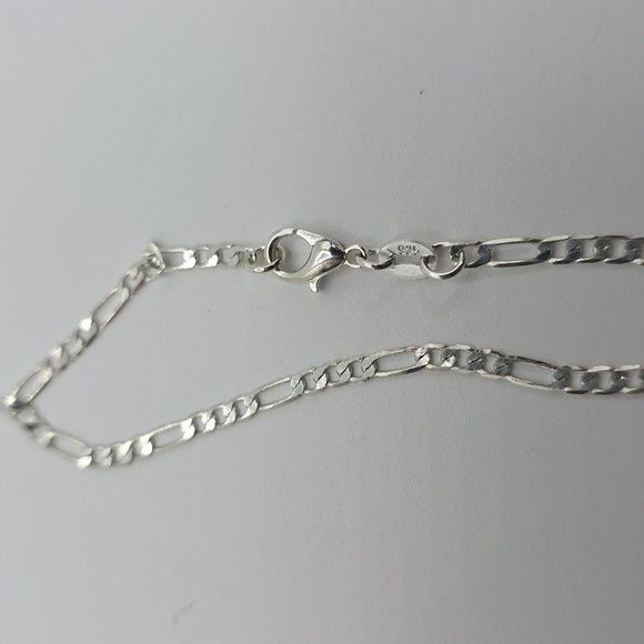 Authentic PRADA Silver White  Triangle Pendant Necklace On 24' Figuaro - Picture 4 of 4